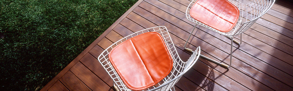 地下鉄御堂筋線「江坂」駅徒歩3分に誕生。